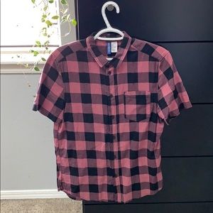 Short sleeve plaid top